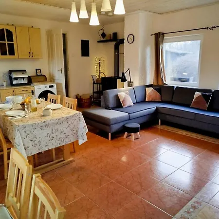 Panna Tanya Nyaraló Tahitófalu